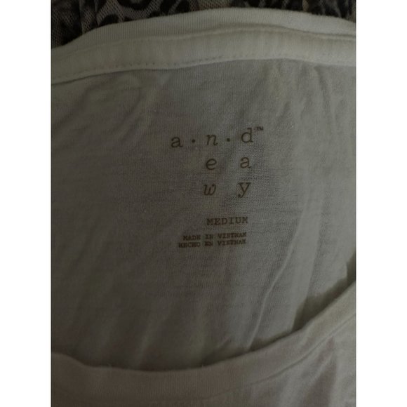 2 a new day sleeveless tanks black and white MEDIUM - Picture 3 of 5